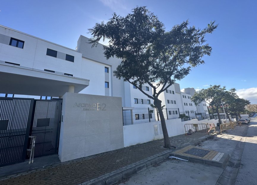 Resale - Apartment - Middle Floor Apartment - Estepona - Estepona Centro