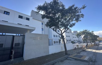 Resale - Apartment - Middle Floor Apartment - Estepona - Estepona Centro