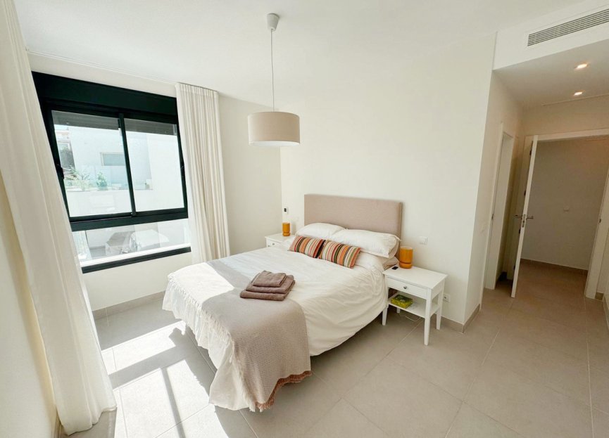 Resale - Apartment - Penthouse - Estepona - Estepona Centro