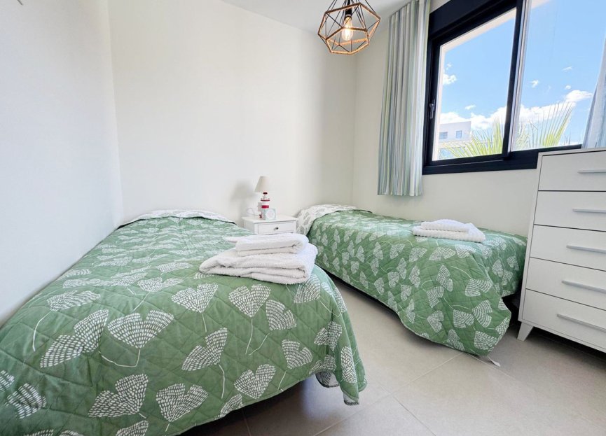 Resale - Apartment - Penthouse - Estepona - Estepona Centro