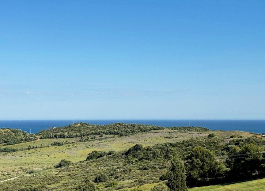 Resale - Apartment - Penthouse - Estepona - Estepona Centro