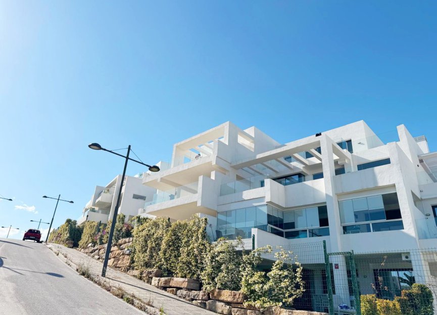 Resale - Apartment - Penthouse - Estepona - Estepona Centro