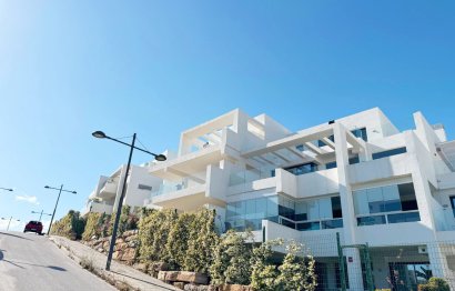 Resale - Apartment - Penthouse - Estepona - Estepona Centro