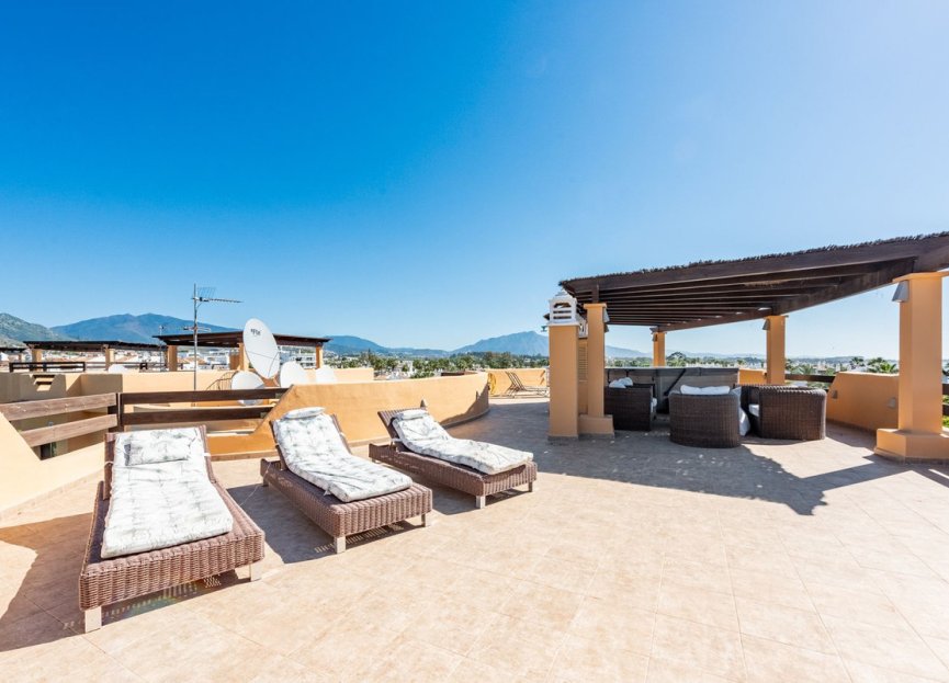 Resale - Apartment - Penthouse - Estepona - Costalita