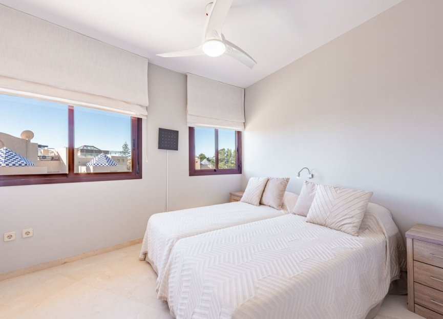 Resale - Apartment - Penthouse - Estepona - Costalita