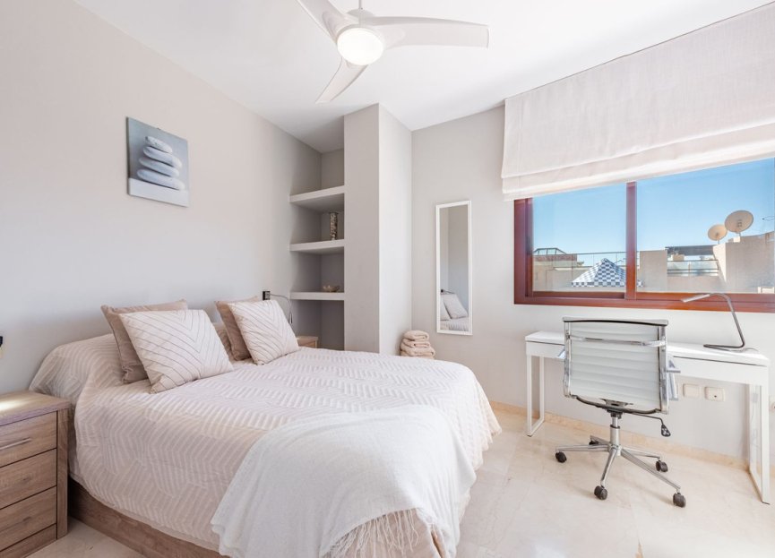 Resale - Apartment - Penthouse - Estepona - Costalita