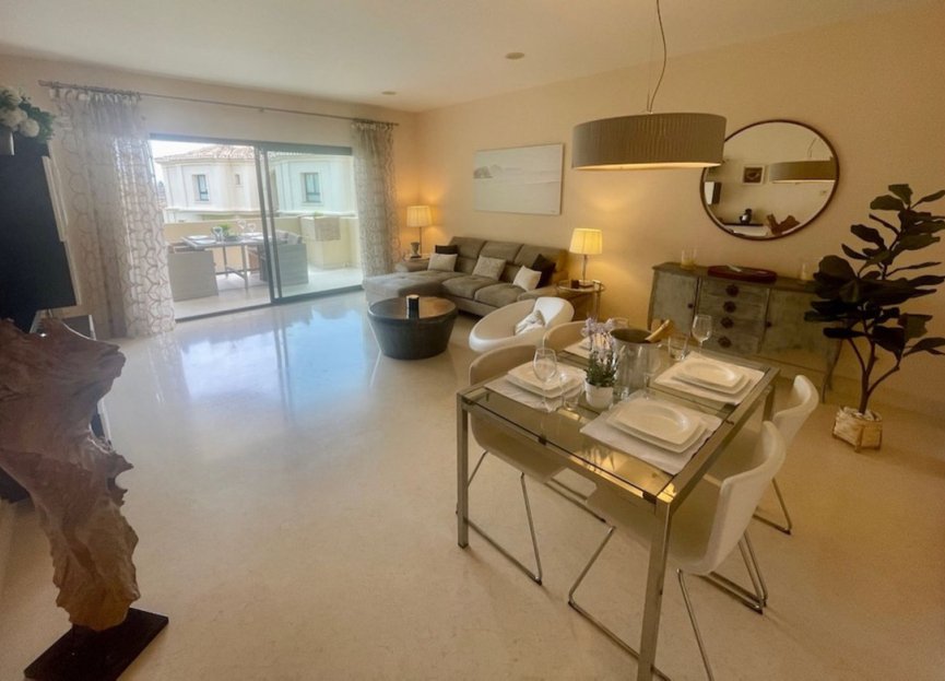 Resale - Apartment - Middle Floor Apartment - Benahavís - Benahavís Centro