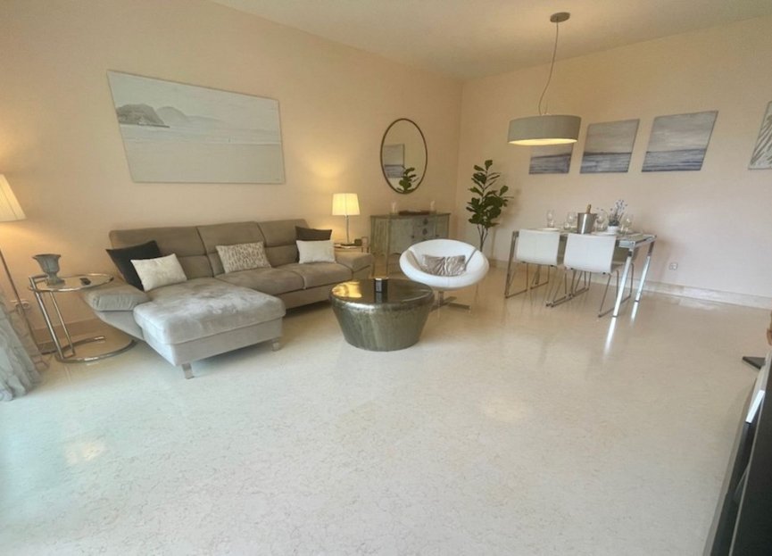 Resale - Apartment - Middle Floor Apartment - Benahavís - Benahavís Centro