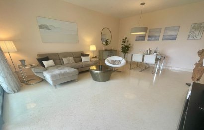 Resale - Apartment - Middle Floor Apartment - Benahavís - Benahavís Centro