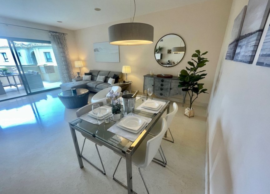 Resale - Apartment - Middle Floor Apartment - Benahavís - Benahavís Centro