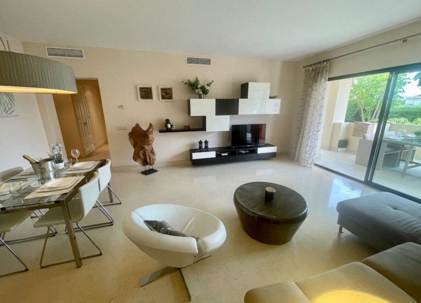 Resale - Apartment - Middle Floor Apartment - Benahavís - Benahavís Centro