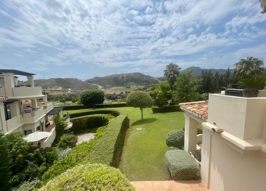 Resale - Apartment - Middle Floor Apartment - Benahavís - Benahavís Centro