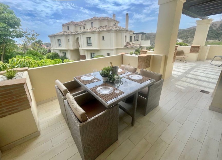 Resale - Apartment - Middle Floor Apartment - Benahavís - Benahavís Centro