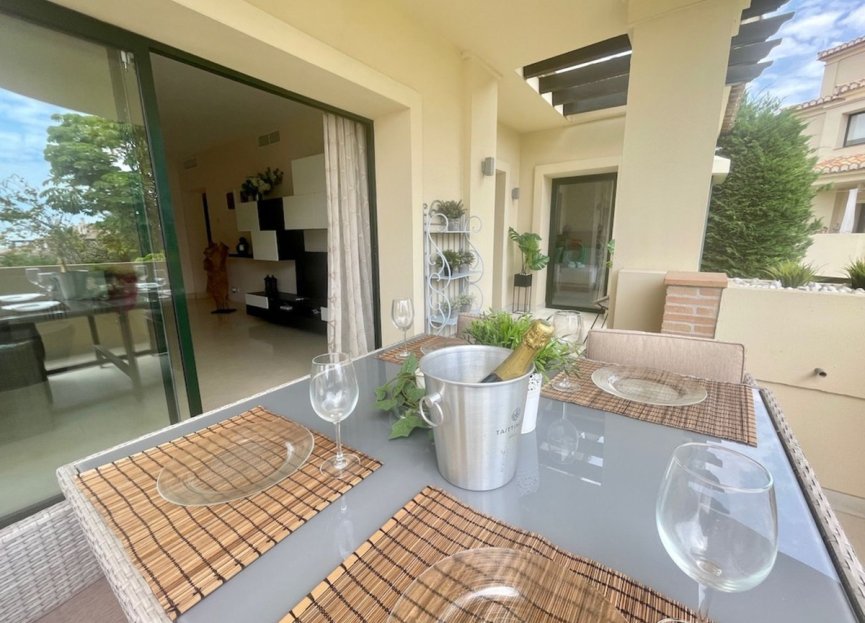 Resale - Apartment - Middle Floor Apartment - Benahavís - Benahavís Centro