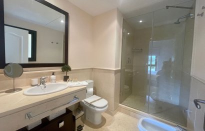 Resale - Apartment - Middle Floor Apartment - Benahavís - Benahavís Centro