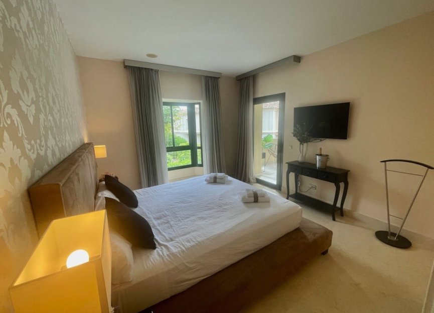 Resale - Apartment - Middle Floor Apartment - Benahavís - Benahavís Centro