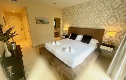 Resale - Apartment - Middle Floor Apartment - Benahavís - Benahavís Centro