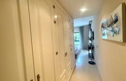 Resale - Apartment - Middle Floor Apartment - Benahavís - Benahavís Centro