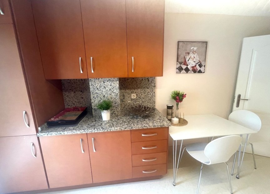 Resale - Apartment - Middle Floor Apartment - Benahavís - Benahavís Centro