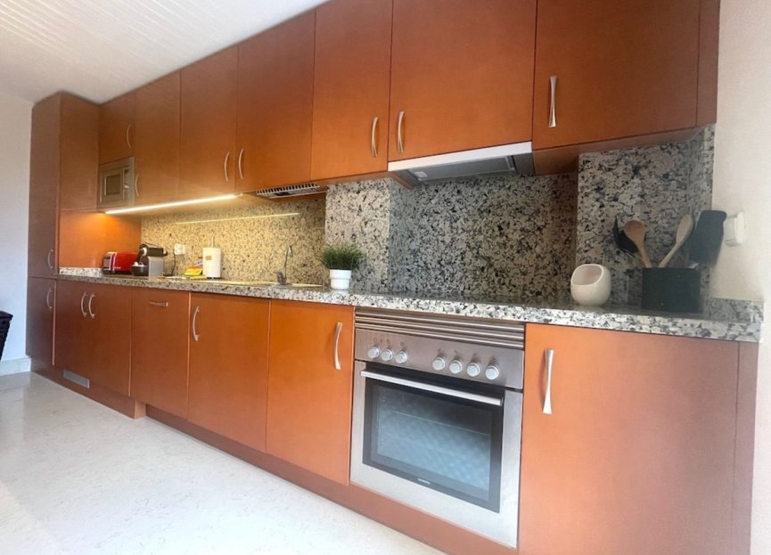 Resale - Apartment - Middle Floor Apartment - Benahavís - Benahavís Centro