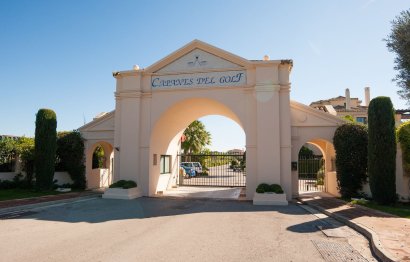 Resale - Apartment - Middle Floor Apartment - Benahavís - Benahavís Centro