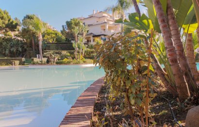 Resale - Apartment - Middle Floor Apartment - Benahavís - Benahavís Centro