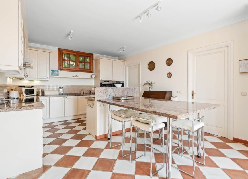 Reventa - House - Detached Villa - Benahavís - Benahavís Centro