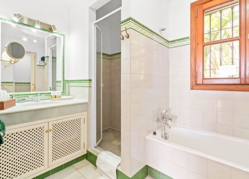 Reventa - House - Detached Villa - Benahavís - Benahavís Centro