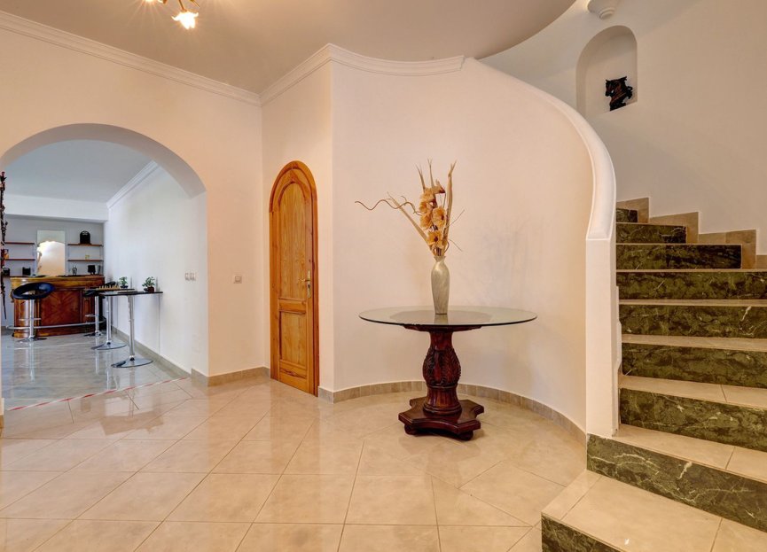 Resale - House - Detached Villa - Benahavís - Benahavís Centro