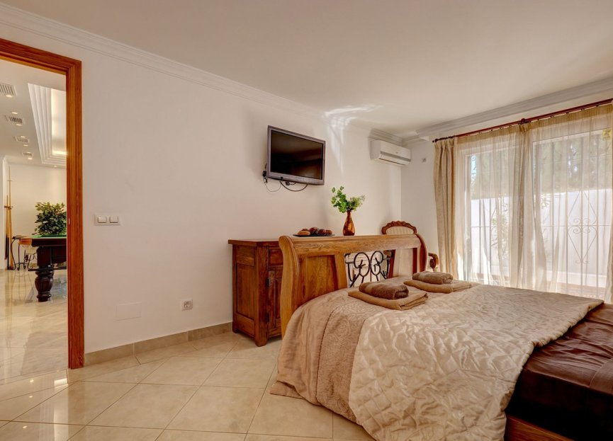 Resale - House - Detached Villa - Benahavís - Benahavís Centro