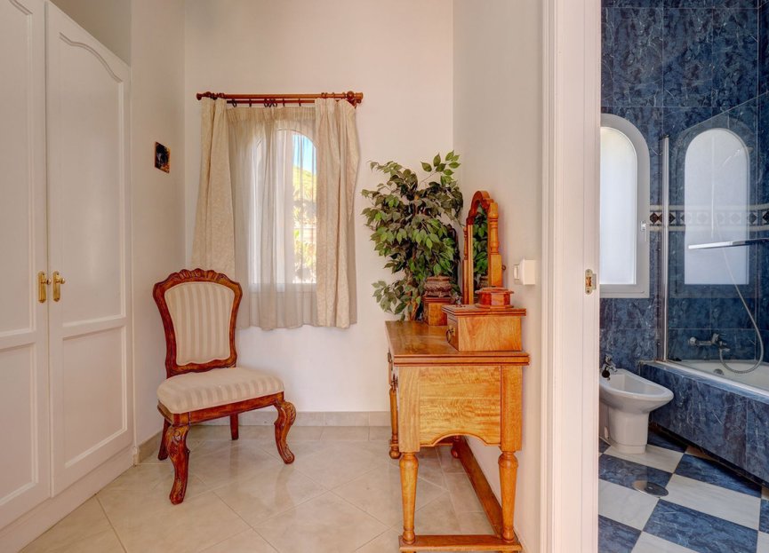 Resale - House - Detached Villa - Benahavís - Benahavís Centro