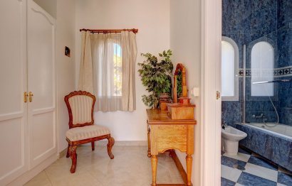 Resale - House - Detached Villa - Benahavís - Benahavís Centro