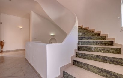 Resale - House - Detached Villa - Benahavís - Benahavís Centro