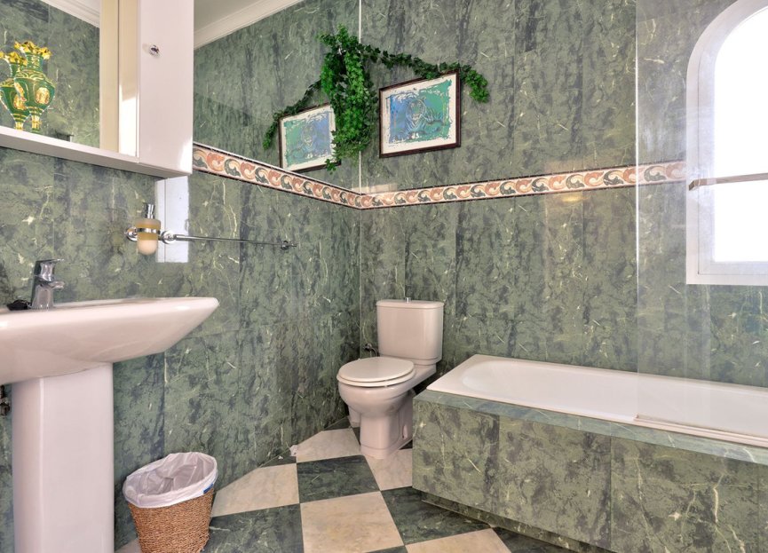 Resale - House - Detached Villa - Benahavís - Benahavís Centro