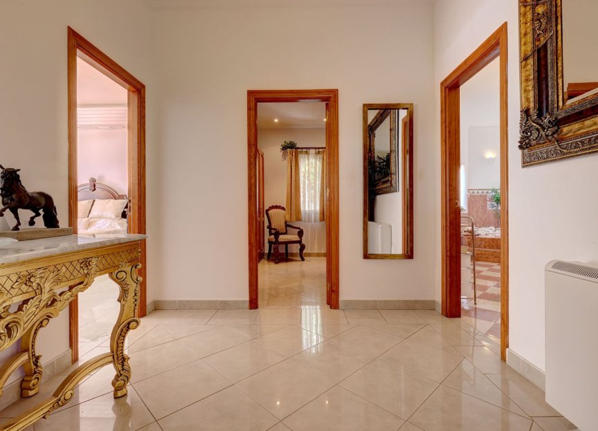 Resale - House - Detached Villa - Benahavís - Benahavís Centro