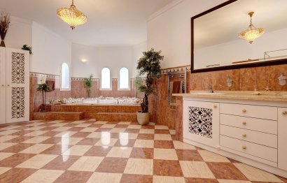 Resale - House - Detached Villa - Benahavís - Benahavís Centro