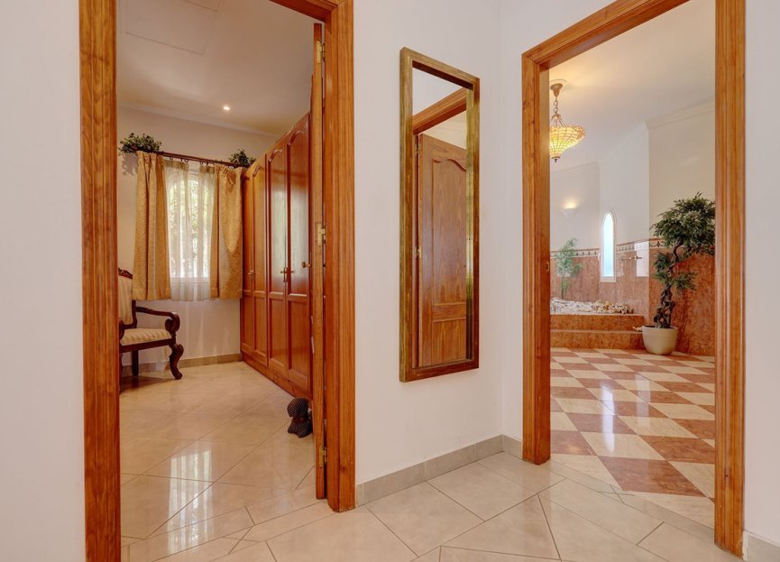 Resale - House - Detached Villa - Benahavís - Benahavís Centro
