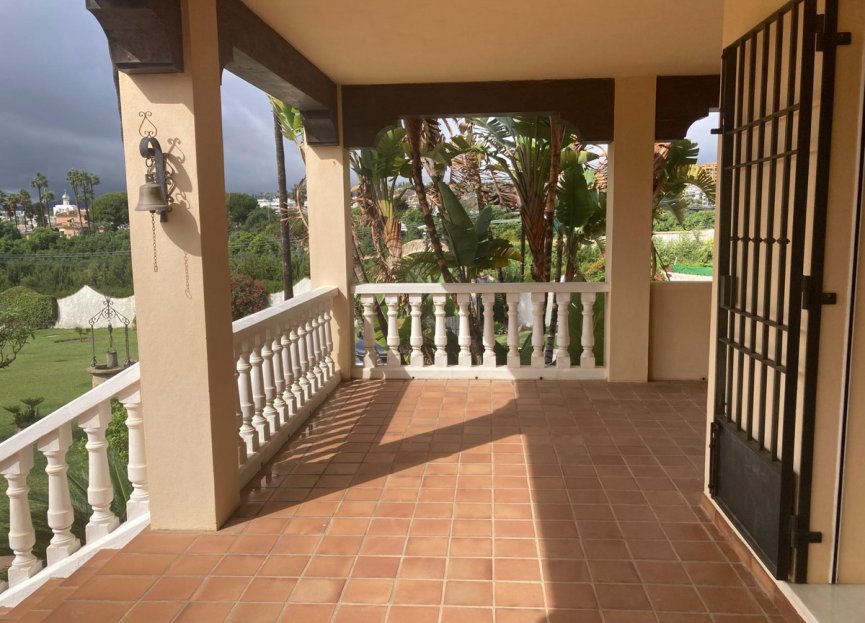 Resale - House - Detached Villa - Estepona - Selwo