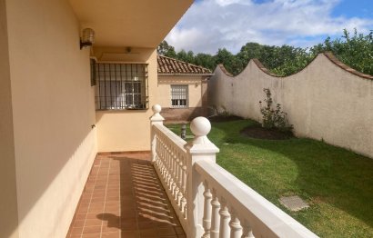 Resale - House - Detached Villa - Estepona - Selwo
