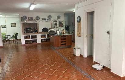 Resale - House - Detached Villa - Estepona - Selwo