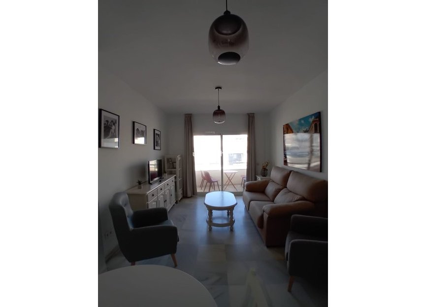 Resale - Apartment - Middle Floor Apartment - Estepona - Estepona Centro