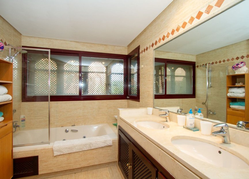 Resale - Ground floor apartment - Marbella - La Mairena