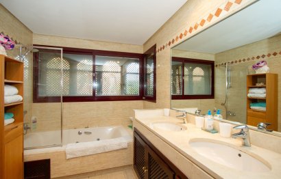 Resale - Ground floor apartment - Marbella - La Mairena