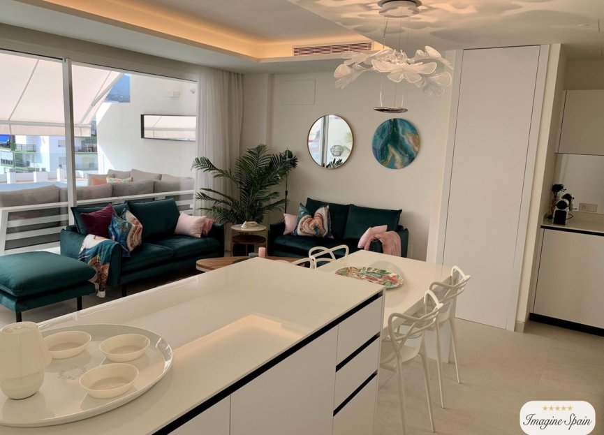 Resale - Apartment - Top Floor Apartment - Estepona - Estepona Centro