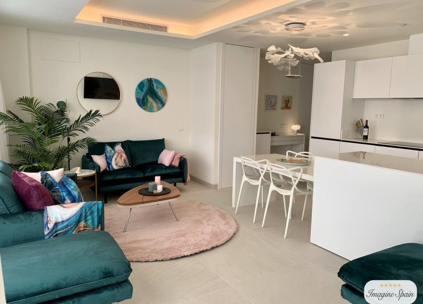 Resale - Apartment - Top Floor Apartment - Estepona - Estepona Centro