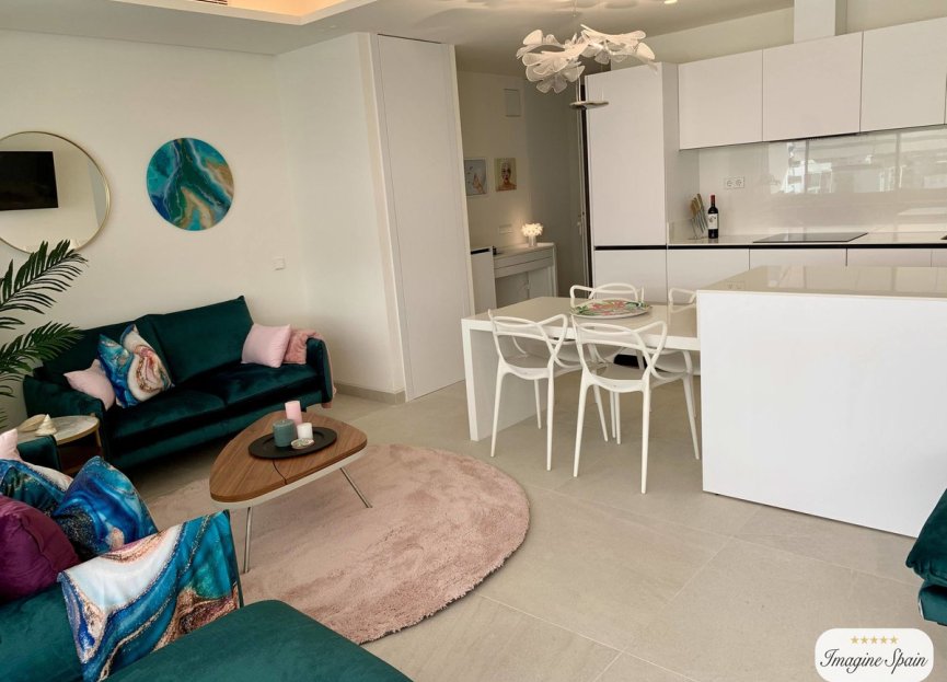 Resale - Apartment - Top Floor Apartment - Estepona - Estepona Centro