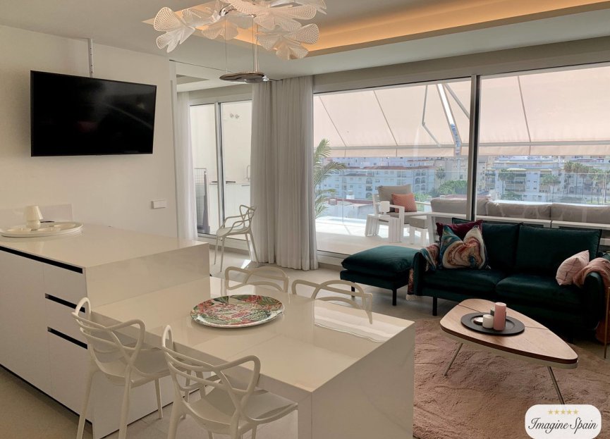 Resale - Apartment - Top Floor Apartment - Estepona - Estepona Centro