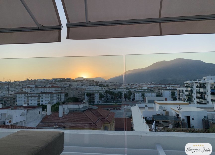 Resale - Apartment - Top Floor Apartment - Estepona - Estepona Centro