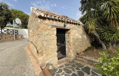 Resale - House - Detached Villa - Alhaurín el Grande - Alhaurín el Grande Centro