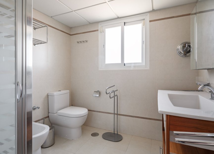 Resale - House - Detached Villa - Estepona - New Golden Mile